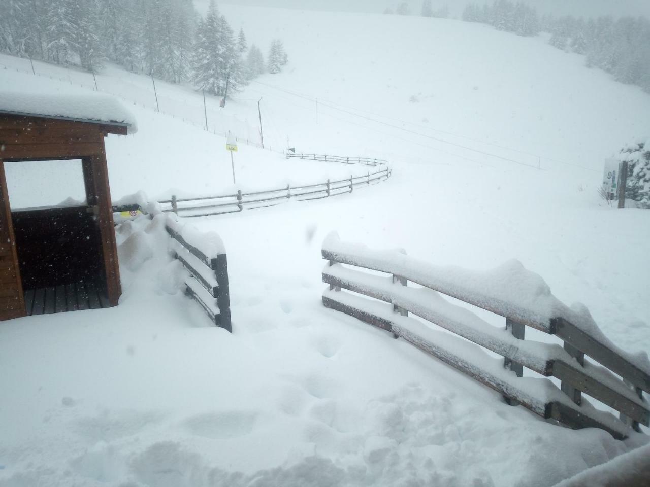 Le Chalet Des Buisses Hotel Roubion Kültér fotó