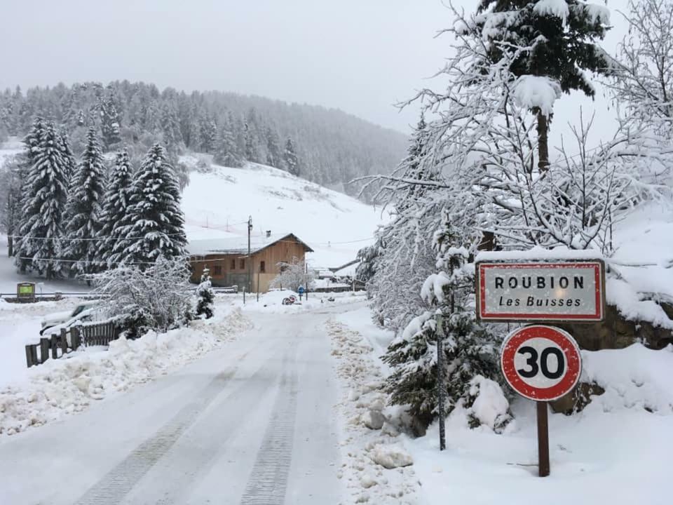 Le Chalet Des Buisses Hotel Roubion Kültér fotó